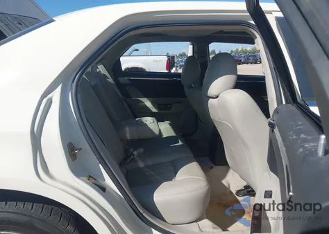 2006 Chrysler 300C z USA, uszkodzony, nr VIN 2C3LA63HX6H190266